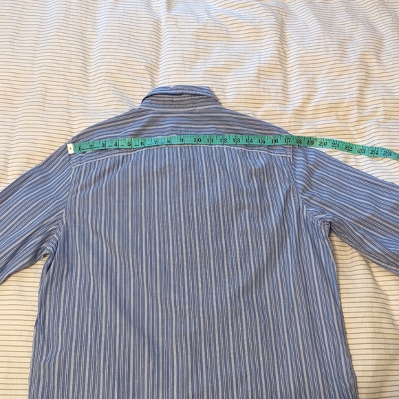 EUC Gap blue pinstripe button down shirt - Picture 7 of 8